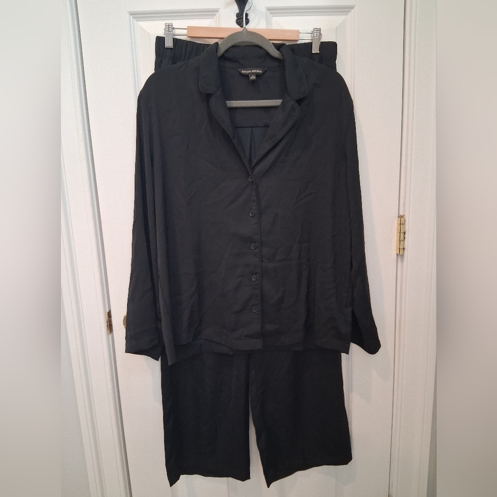 Banana Republic Black Two-Piece Pajama Set